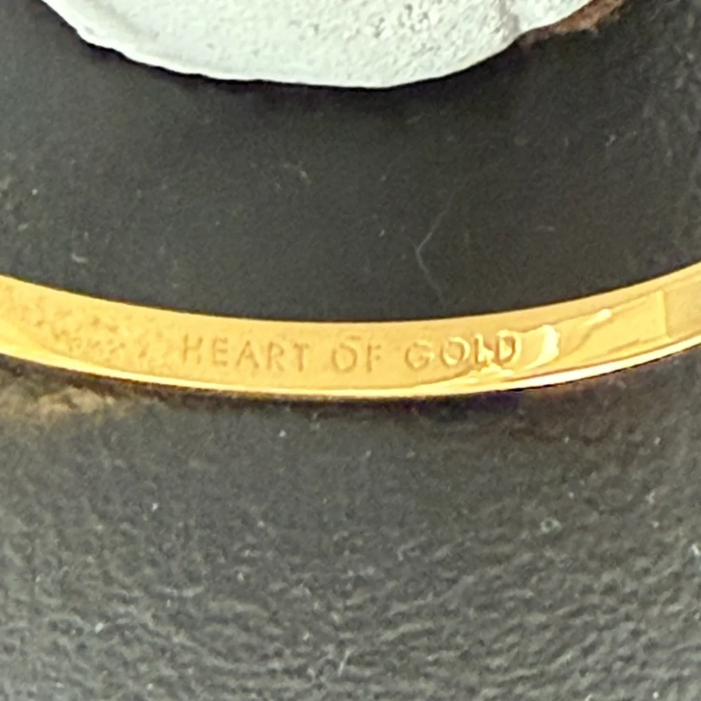 Kate Spade  NWOT Heart Of Gold Idiom Bangle - Picture 4 of 10